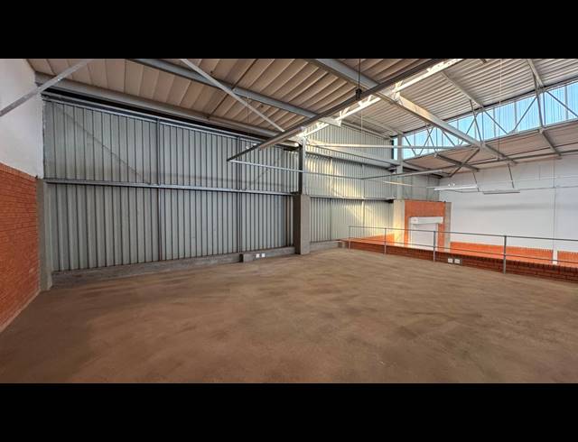 793M² WAREHOUSE TO LET IN LONGLAKE